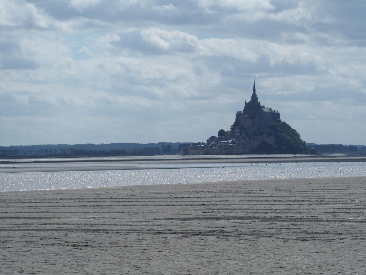 Entre En Baie ! Appartement Pontaubault Buitenkant foto